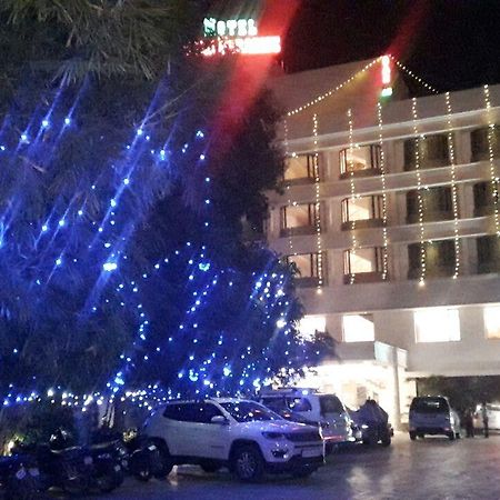 Отель King Paradise Tiruchirappalli Экстерьер фото