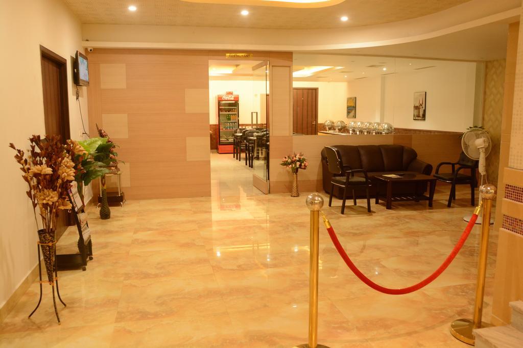 Отель King Paradise Tiruchirappalli Экстерьер фото