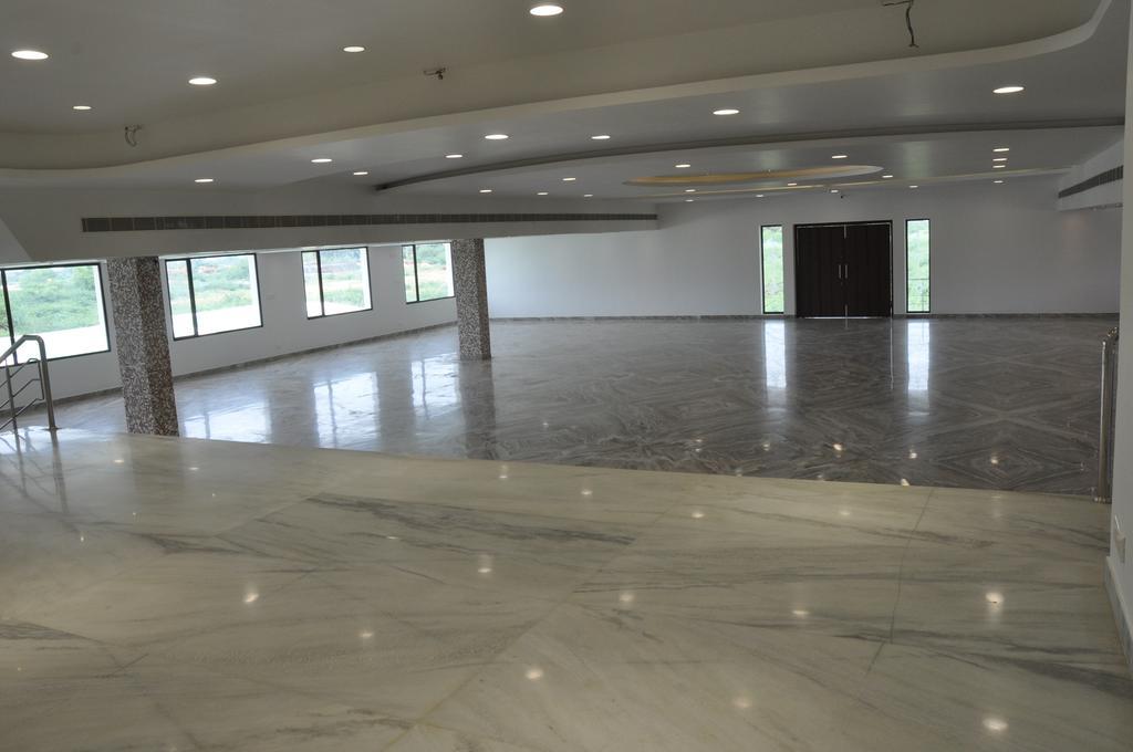 Отель King Paradise Tiruchirappalli Экстерьер фото