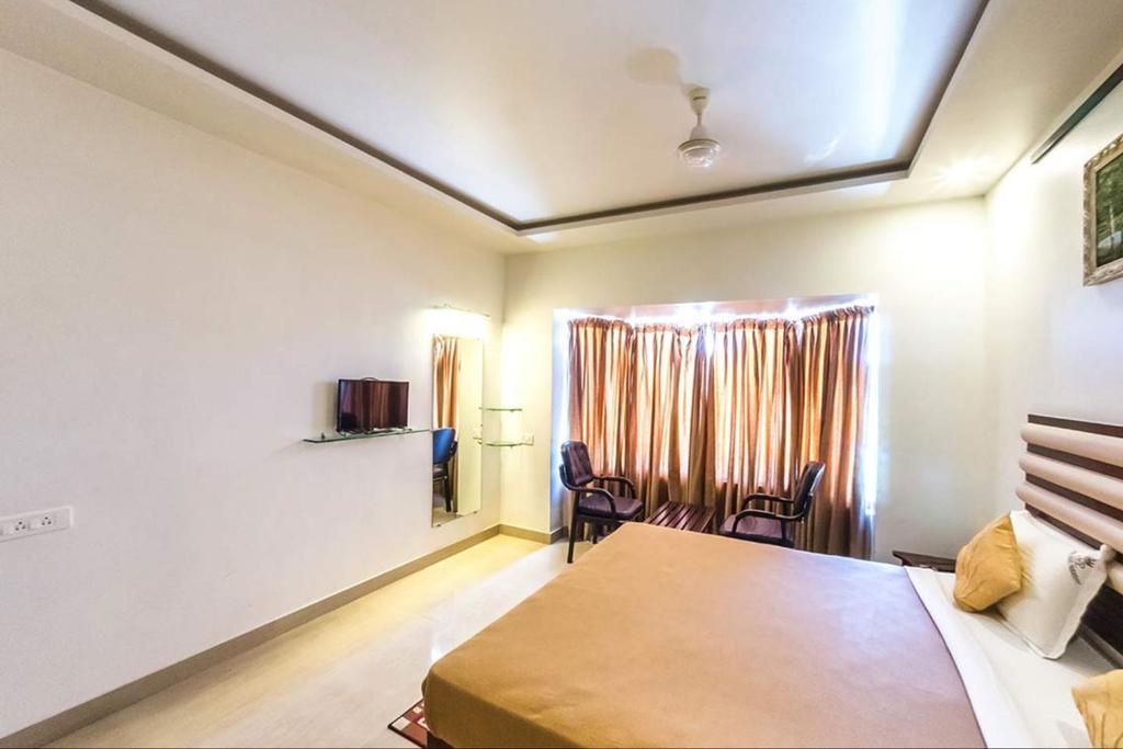 Отель King Paradise Tiruchirappalli Экстерьер фото