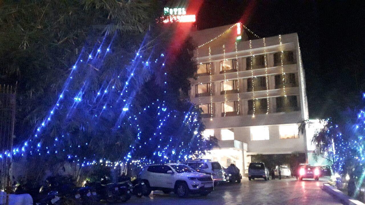 Отель King Paradise Tiruchirappalli Экстерьер фото